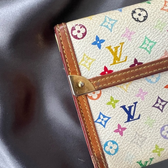 Louis Vuitton Wallet - Picture 3 of 12